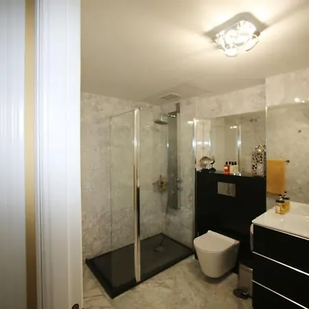 Apartment Stylish, Spacious With Sea View *